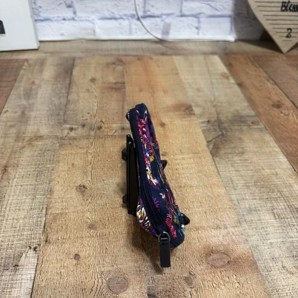 Vera Bradley Midnight Wildflowers Makeup Brush & Pencil Quilted Cosmetic Bag EUC - Picture 11 of 11